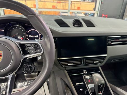 Used 2019 Porsche Cayenne S image 25