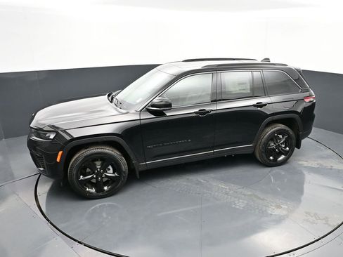 New 2026 Jeep Grand Cherokee Limited w/ Limited Altitude Package image 37