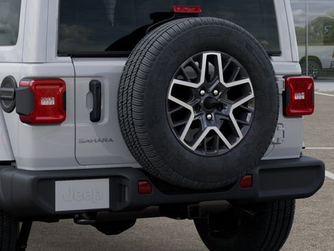 New 2025 Jeep Wrangler Unlimited Sahara AWD/4WD image 13
