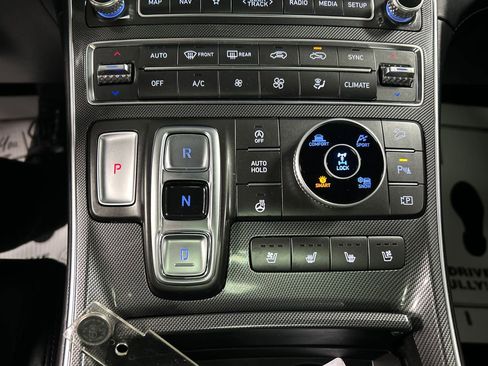 Used 2021 Hyundai Santa Fe Limited image 18