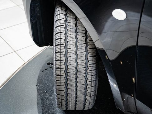 Used 2023 Mercedes-Benz Metris Passenger image 37