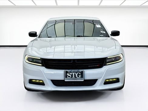 Used 2017 Dodge Charger R/T w/ Navigation & Travel Group RWD image 2