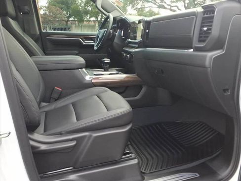 Used 2025 Chevrolet Silverado 1500 LT Trail Boss w/ LT Trail Boss Premium Package AWD/4WD image 23