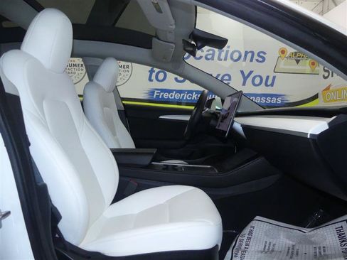 Used 2023 Tesla Model 3 Standard Range RWD image 7