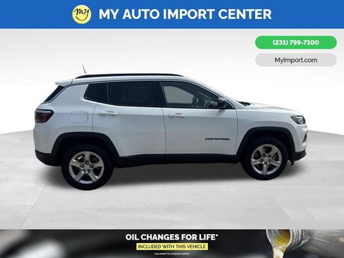 Used 2024 Jeep Compass Latitude AWD/4WD image 8