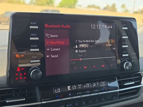 Used 2024 Toyota Sienna XLE FWD image 20
