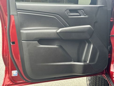 Used 2025 Chevrolet Colorado Trail Boss image 14