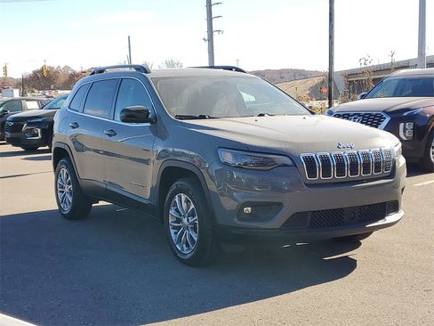 Used 2022 Jeep Cherokee Latitude Lux w/ Sun & Sound Group image 4