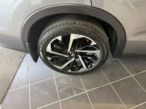 Used 2024 Mitsubishi Outlander SE Black Edition image 35