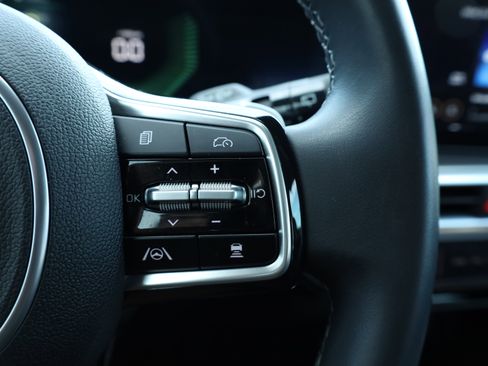 Used 2025 Kia Sorento EX image 24