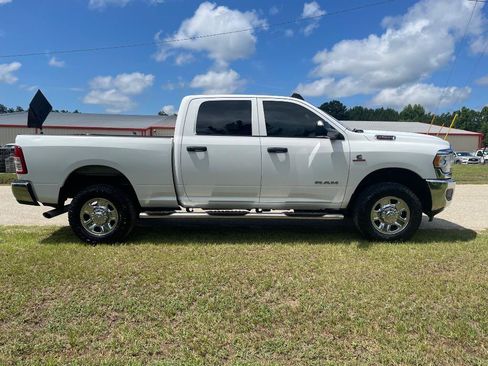 Used 2022 RAM 2500 Tradesman w/ Chrome Appearance Group AWD/4WD image 5