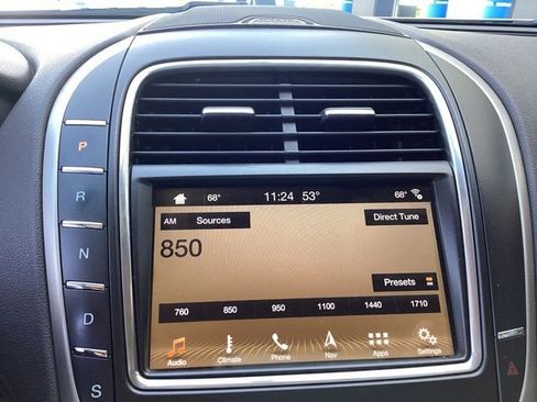Used 2017 Lincoln MKX Select w/ Select Plus Package AWD/4WD image 27