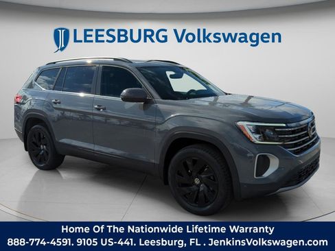 New 2026 Volkswagen Atlas SE image 1