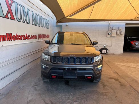 Used 2018 Jeep Compass Trailhawk image 2