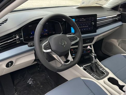 New 2026 Volkswagen Jetta SE FWD image 16