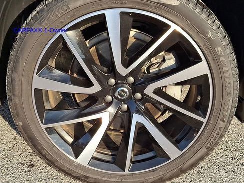 Certified 2024 Volvo XC90 B6 Plus w/ Protection Package Premier image 9