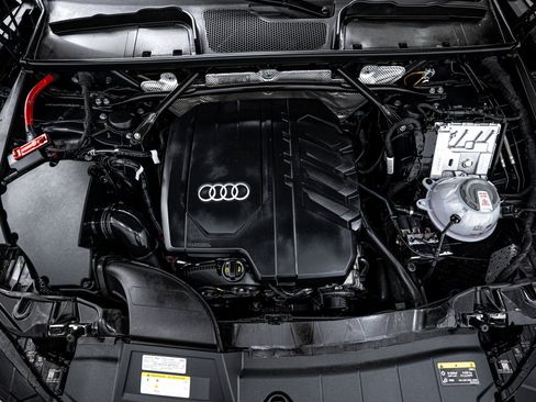 Certified 2025 Audi Q5 2.0T Premium image 19