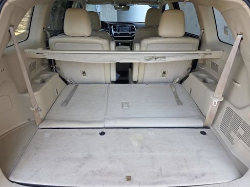 Used 2017 Toyota Highlander Limited FWD image 13
