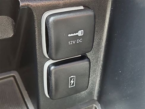 Used 2023 Chrysler Pacifica Pinnacle image 24