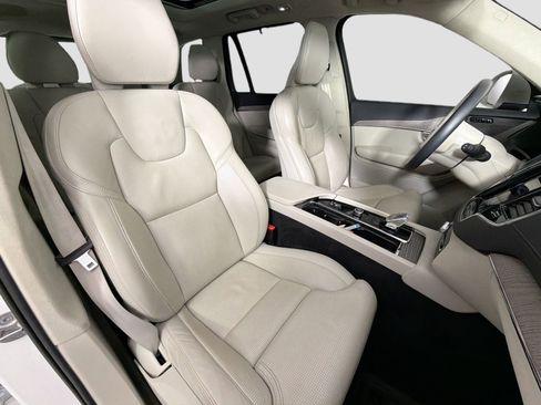 Certified 2023 Volvo XC90 B6 Ultimate w/ Lounge Package image 30