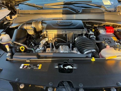 Used 2025 Jeep Compass Latitude w/ Altitude Special Edition image 22