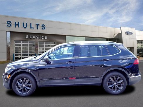 Used 2023 Volkswagen Tiguan SE image 2