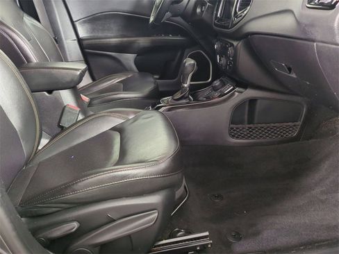 Used 2019 Jeep Compass Limited image 24