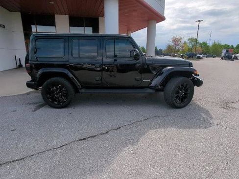 Certified 2022 Jeep Wrangler Unlimited Sahara AWD/4WD image 31