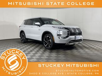 Used 2023 Mitsubishi Outlander SE video 1