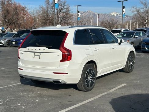 Used 2020 Volvo XC90 T6 Momentum image 3