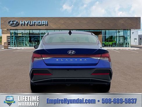 New 2026 Hyundai Elantra SE FWD image 6