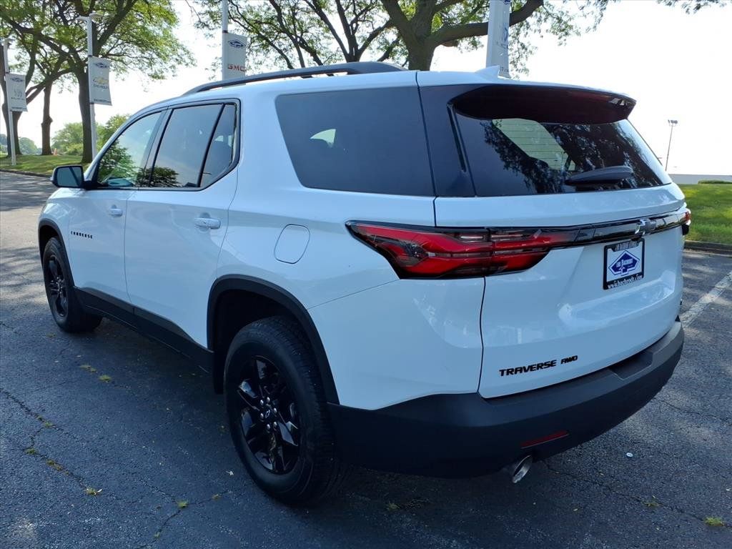 Used 2023 Chevrolet Traverse LT w/ Midnight/Sport Edition AWD/4WD image 5