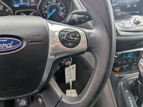 Used 2015 Ford Escape SE w/ SE Chrome Package image 18