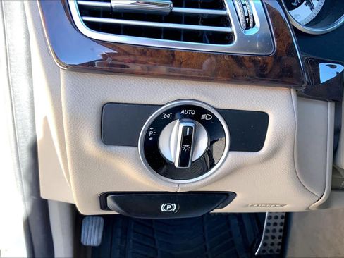 Used 2013 Mercedes-Benz CLS 550 image 32