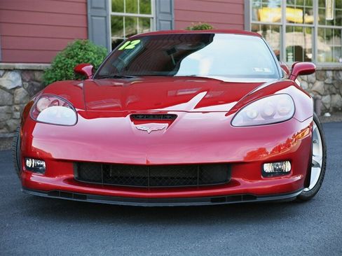 Used 2012 Chevrolet Corvette Grand Sport w/ 2LT Preferred Equipment Group RWD image 2