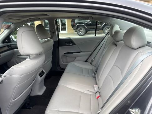 Used 2015 Honda Accord EX-L image 19