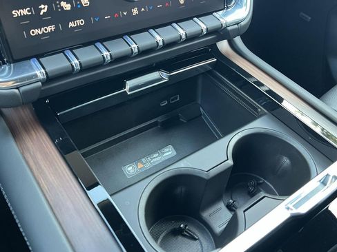 New 2026 GMC Yukon XL Denali w/ Denali Reserve Package AWD/4WD image 20