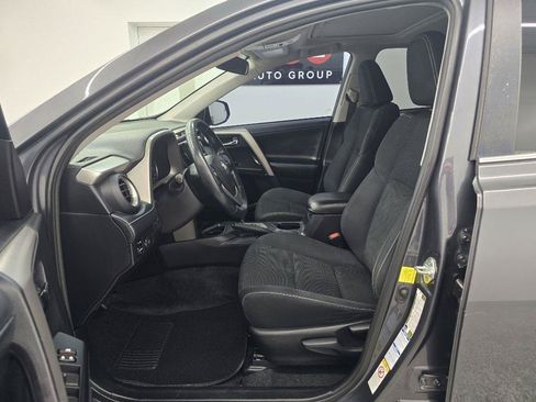 Used 2018 Toyota RAV4 XLE AWD/4WD image 9