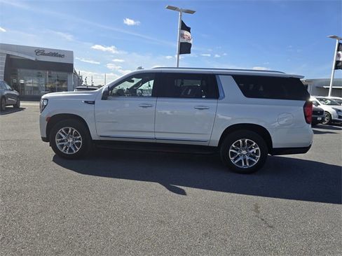 Used 2024 GMC Yukon XL SLT w/ SLT Luxury Package image 8