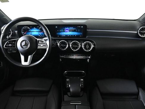 Used 2022 Mercedes-Benz A 220 image 9