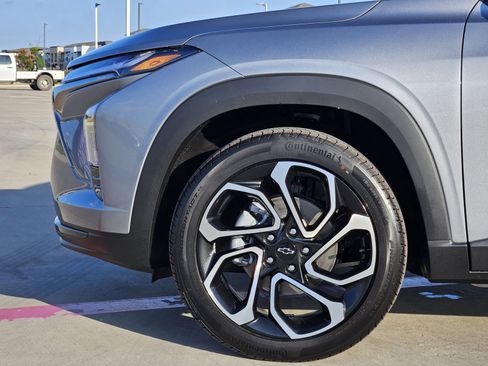 New 2026 Chevrolet Trax RS w/ Sunroof Package FWD image 12