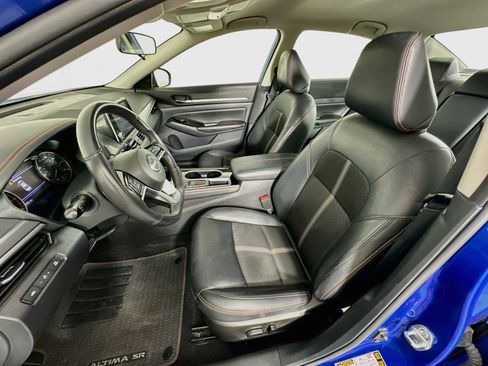 Used 2025 Nissan Altima 2.5 SR FWD image 13
