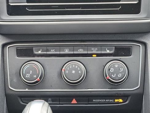 Used 2023 Volkswagen Atlas SE image 24