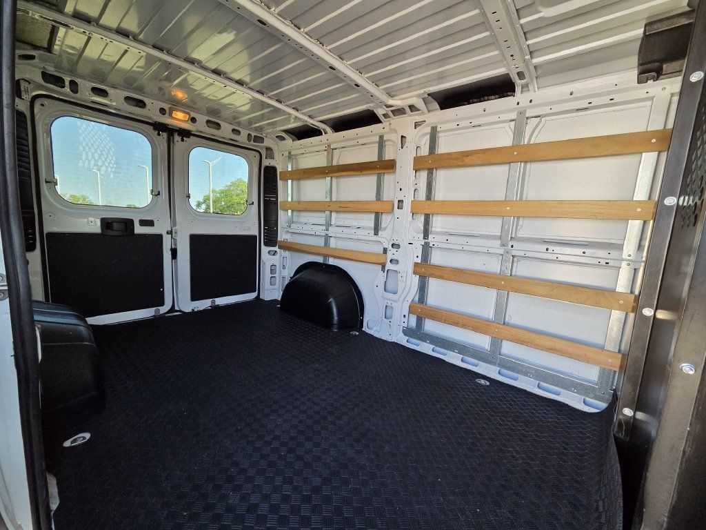 Used 2025 RAM ProMaster 2500 w/ U-Haul Equipment Group FWD image 26