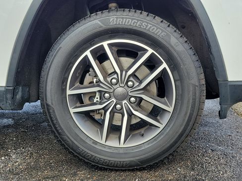 Used 2020 Jeep Grand Cherokee Limited image 5