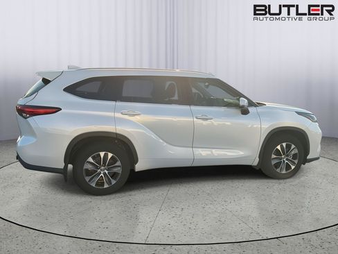 Certified 2021 Toyota Highlander XLE FWD image 7