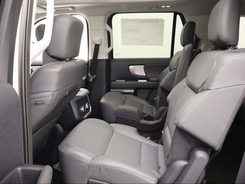 New 2026 Ford Expedition Active image 17