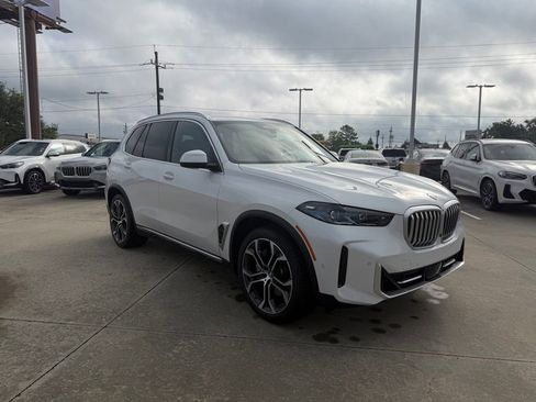 Certified 2024 BMW X5 xDrive50e w/ Premium Package AWD/4WD image 3