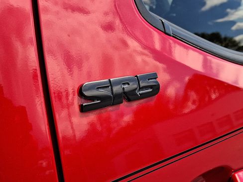 Certified 2022 Toyota Tacoma SR5 AWD/4WD image 28