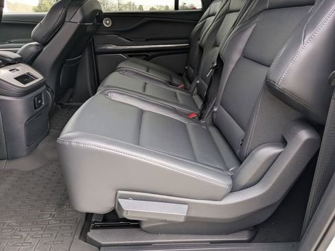 New 2025 Lincoln Navigator L Reserve w/ Jet Appearance Package image 17